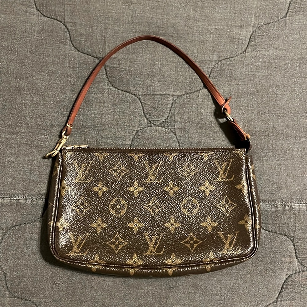 Louis Vuitton Pochette Accessories